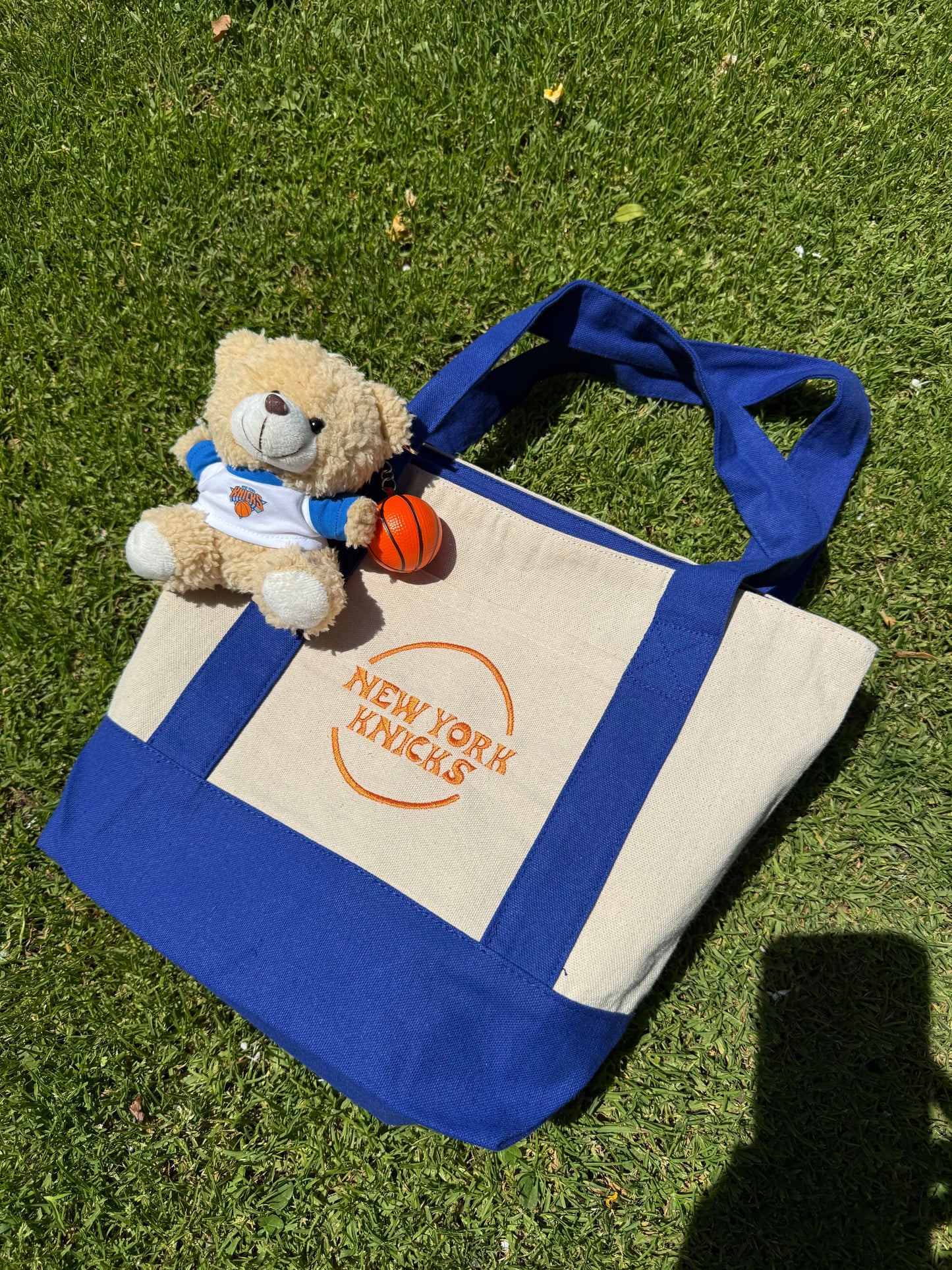 NY K tote bag