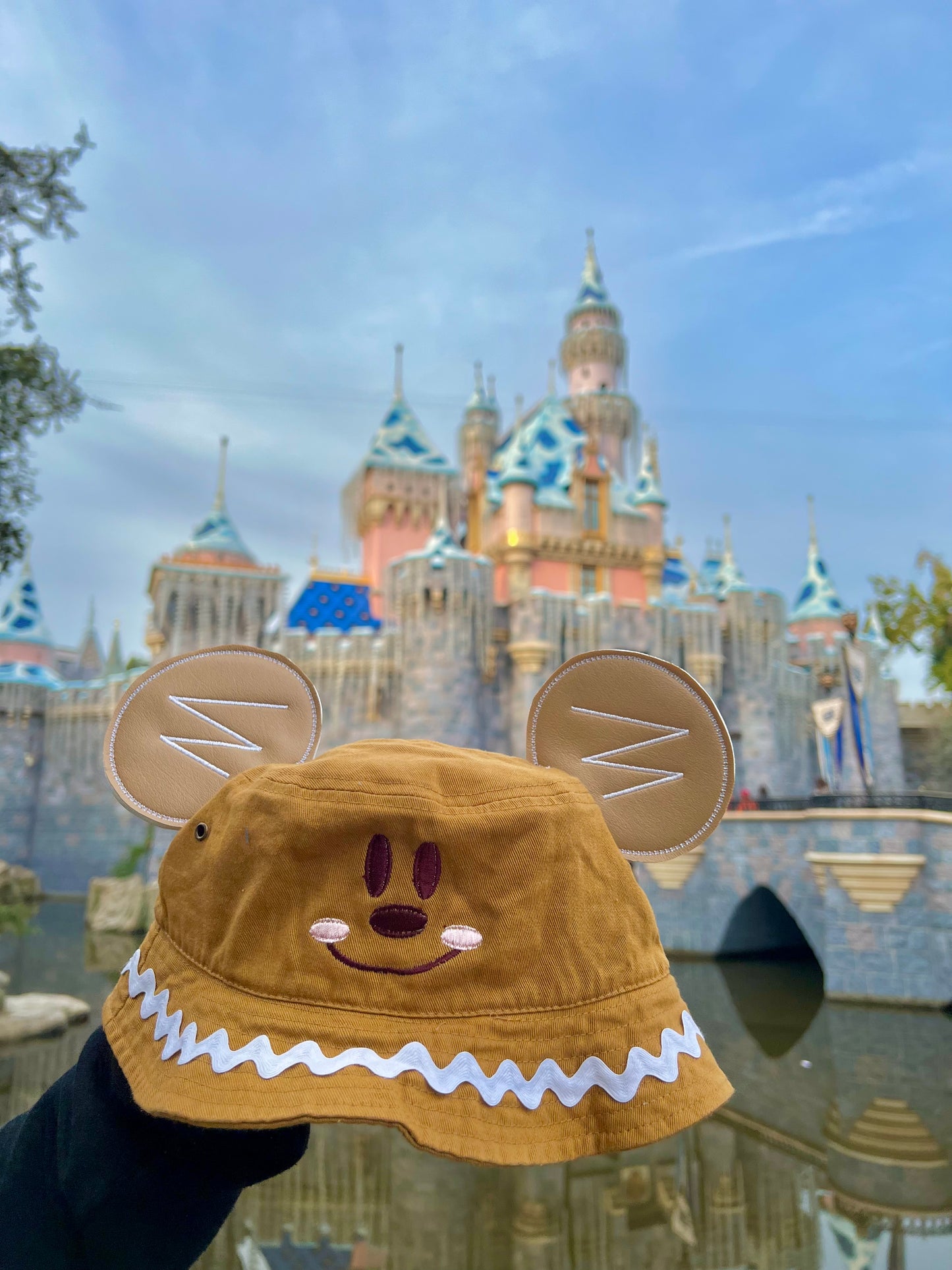 Gingerbread bucket hat